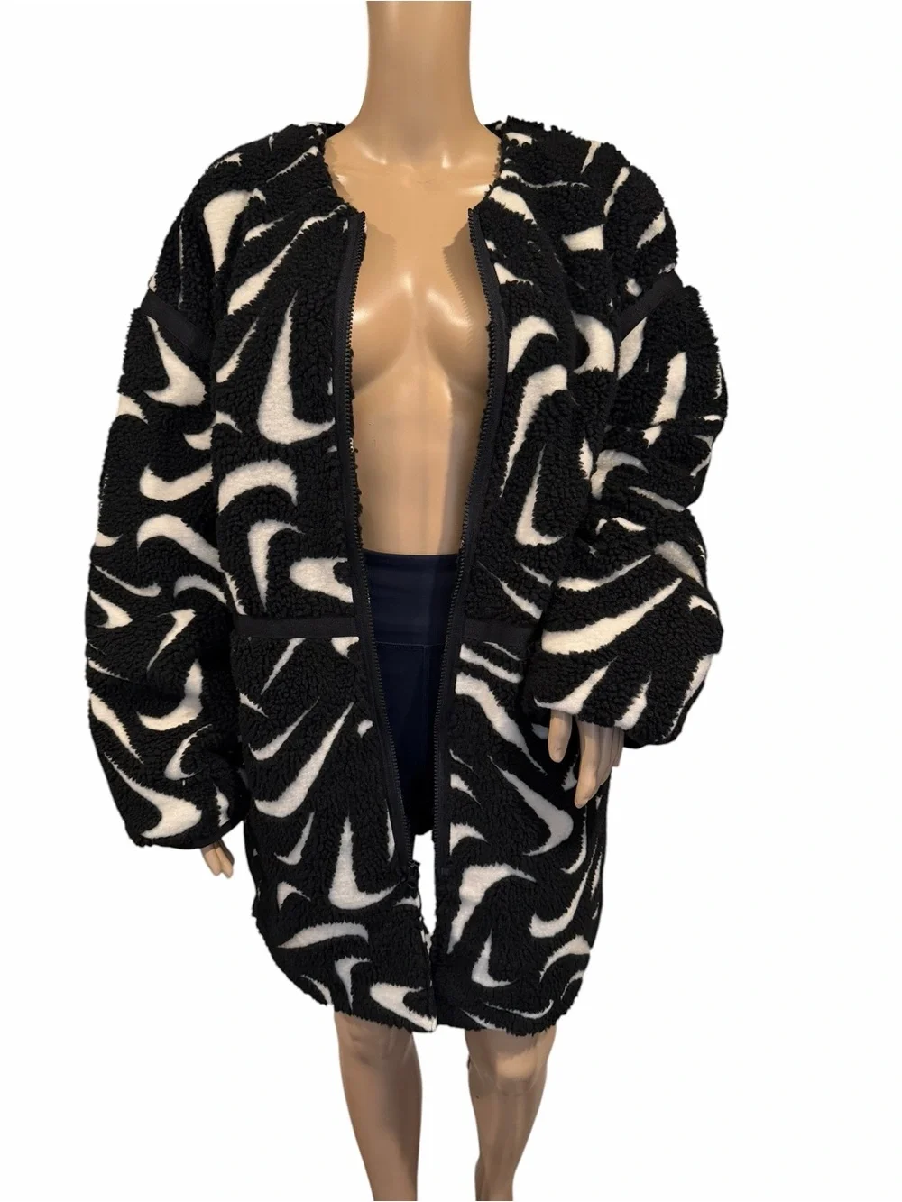 Nike Sportswear Loose High-Pile Jacket Black White FV8025-010 Womens Size M